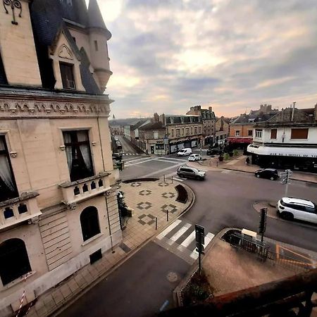 Maison De Ville Au Centre De Fismes Buitenkant foto
